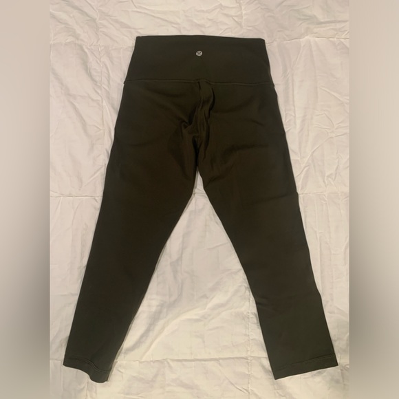 Lululemon - Picture 3 of 3